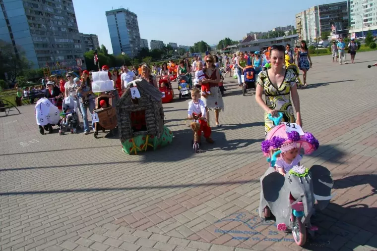 Фото: В Кемерове прошел конкурс детских колясок 6