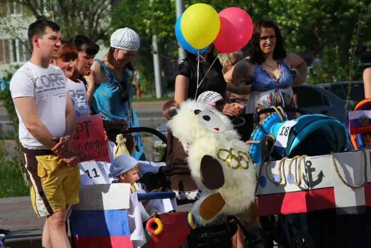 Фото: В Кемерове прошел конкурс детских колясок 11