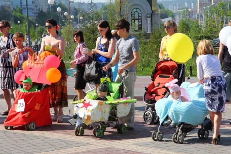 Фото: В Кемерове прошел конкурс детских колясок 12