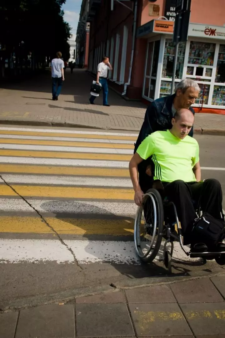 Фото: Поездка по Кемерову в инвалидной коляске  2