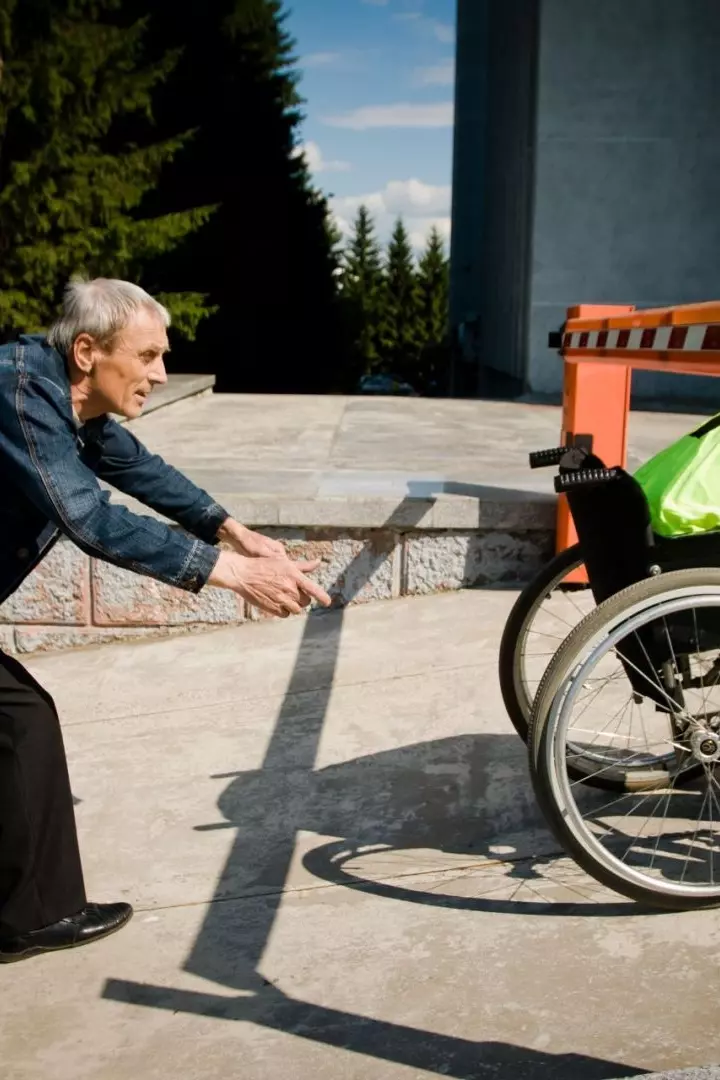 Фото: Поездка по Кемерову в инвалидной коляске  6