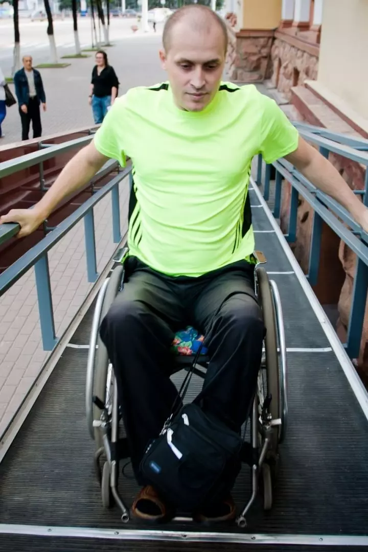 Фото: Поездка по Кемерову в инвалидной коляске  10