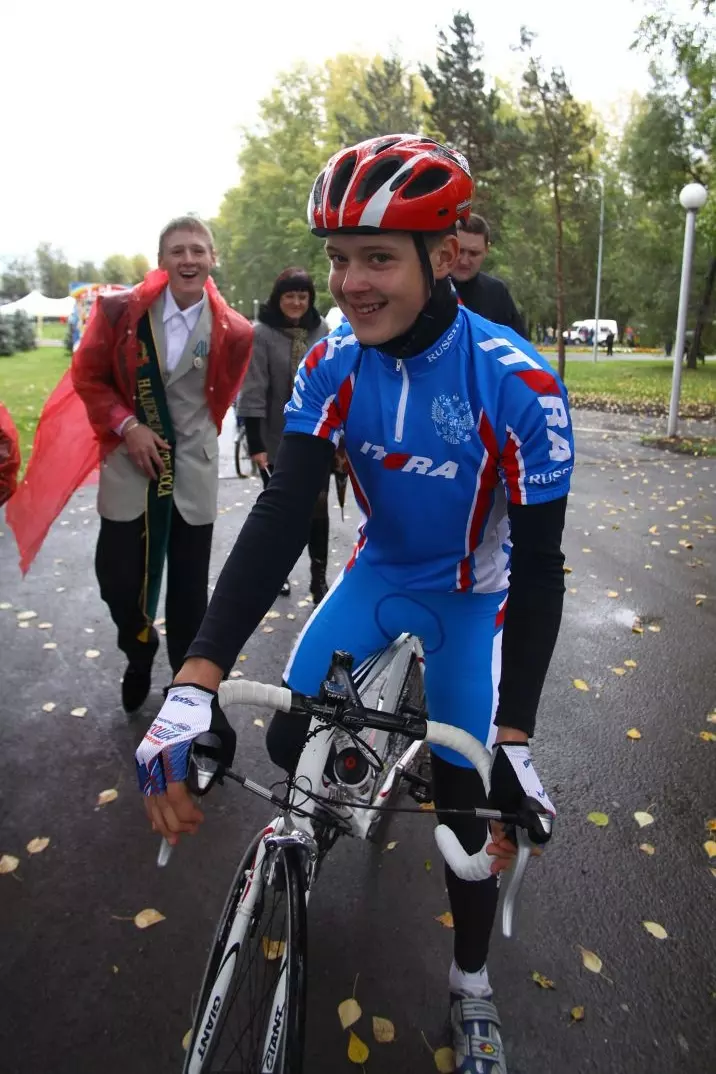 Фото: Ермаков сел на велосипед 8