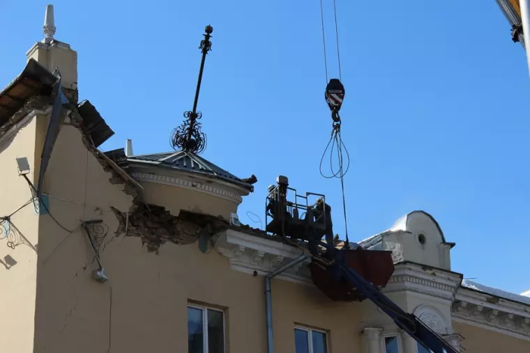 Фото: Обрушение башни на крыше в Кемерове 5