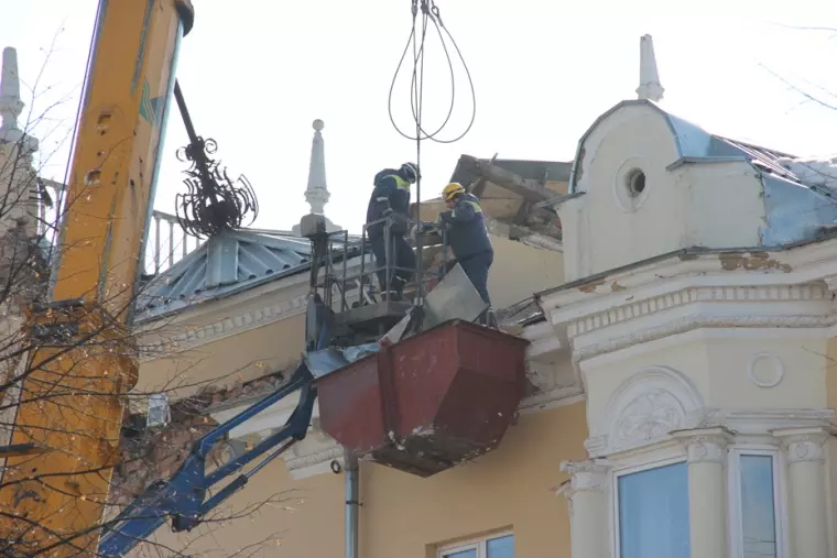 Фото: Обрушение башни на крыше в Кемерове 10