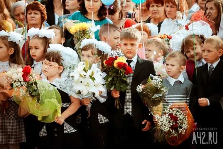 Фото: Первое сентября в кемеровских школах  4