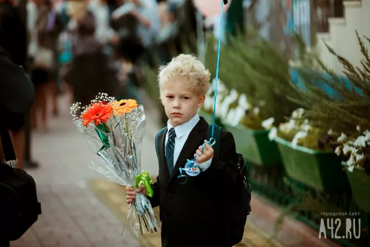 Фото: Первое сентября в кемеровских школах  6