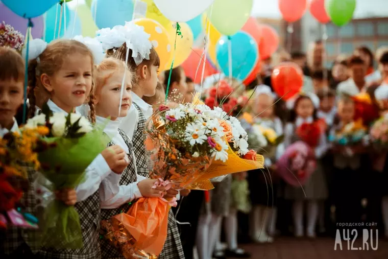Фото: Первое сентября в кемеровских школах  7
