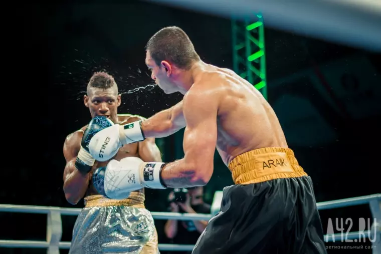 Фото: AIBA Pro Boxing в Кемерове. Раунд второй 4