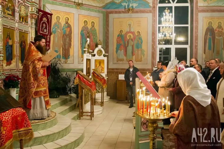 Фото: Пасха в кемеровском храме святого мученика Трифона 10