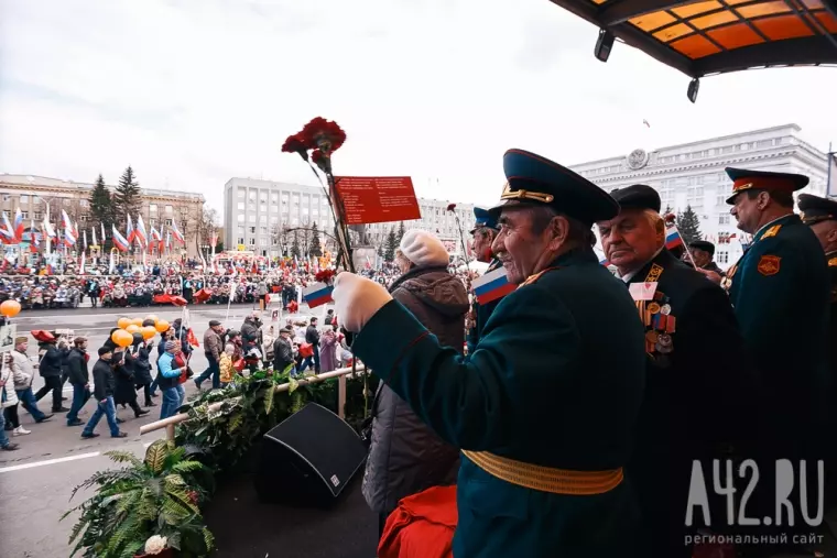 Фото: Шествие «Бессмертного полка» в Кемерове  31