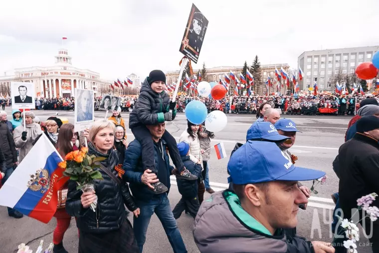 Фото: Шествие «Бессмертного полка» в Кемерове  37