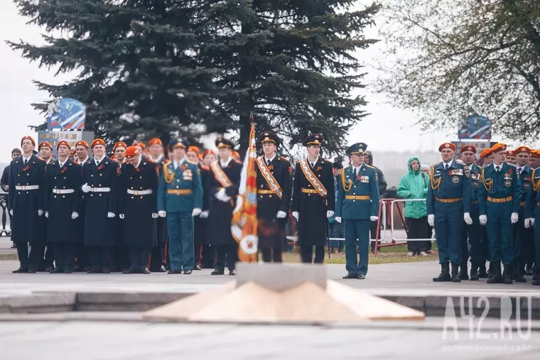 Фото: Возложение цветов к Мемориалу воинам-кузбассовцам 2