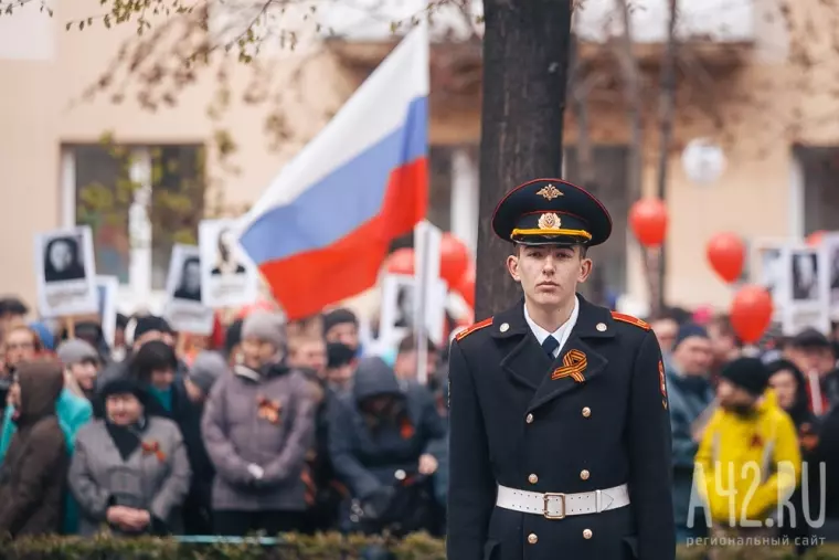 Фото: Возложение цветов к Мемориалу воинам-кузбассовцам 8