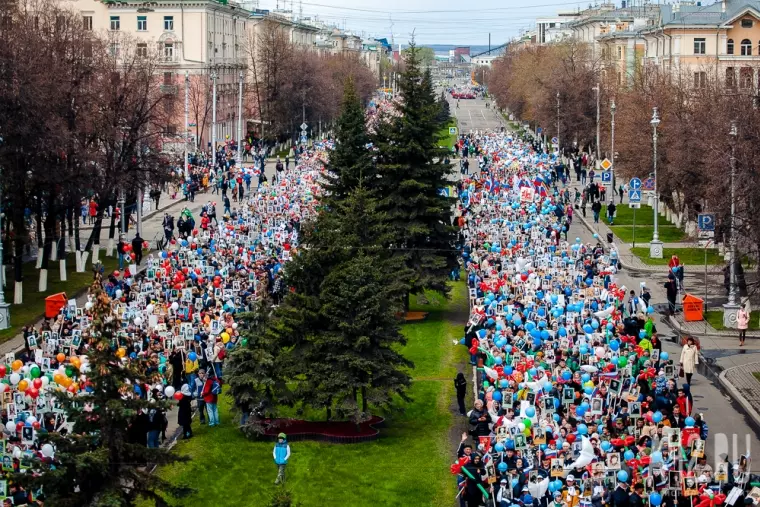 Фото: «Бессмертный полк» в Кемерове: вид сверху  2