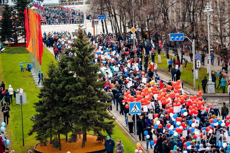 Фото: «Бессмертный полк» в Кемерове: вид сверху  3