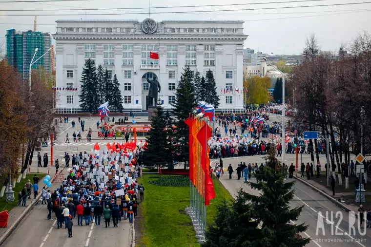 Фото: «Бессмертный полк» в Кемерове: вид сверху  52