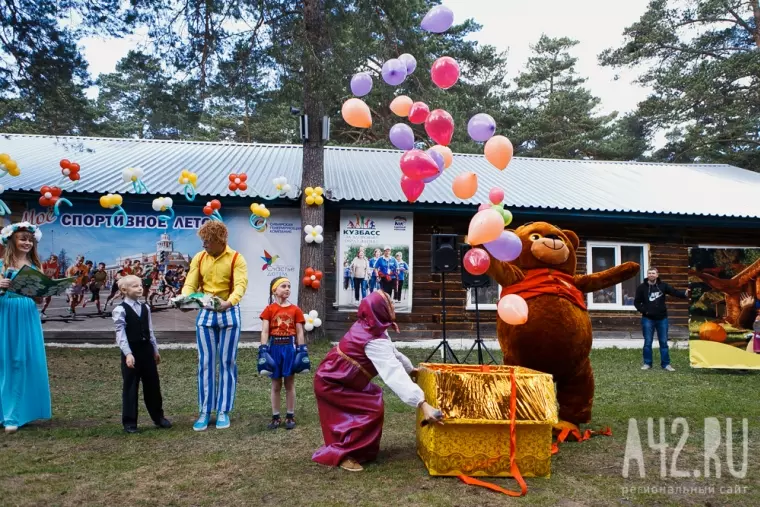 Фото: Открытие детской площадки в Сосновом бору Кемерова 12