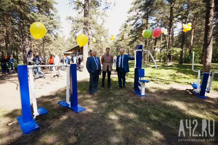 Фото: Открытие детской площадки в Сосновом бору Кемерова 20