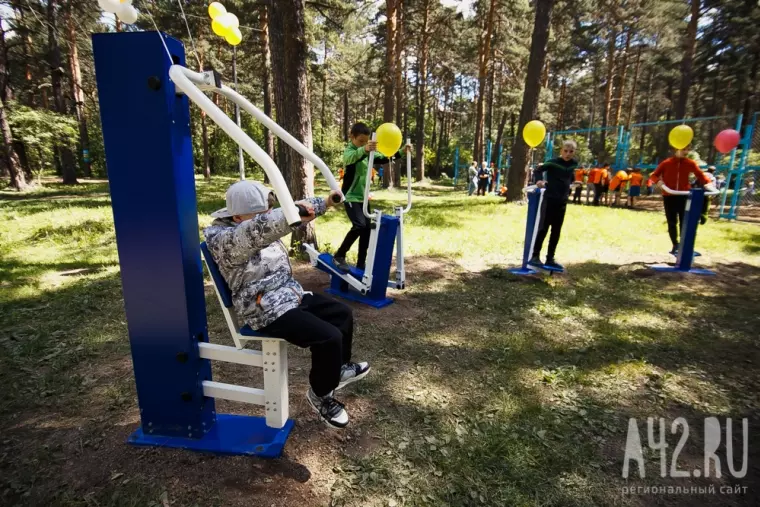Фото: Открытие детской площадки в Сосновом бору Кемерова 26