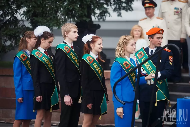 Фото: В Кемерове состоялся выпуск воспитанников губернаторских учебных заведений 13