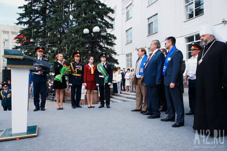 Фото: В Кемерове состоялся выпуск воспитанников губернаторских учебных заведений 15