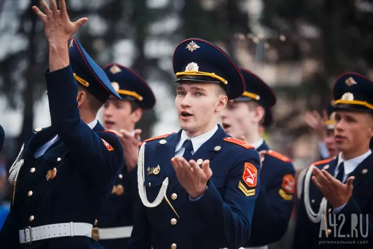 Фото: В Кемерове состоялся выпуск воспитанников губернаторских учебных заведений 21