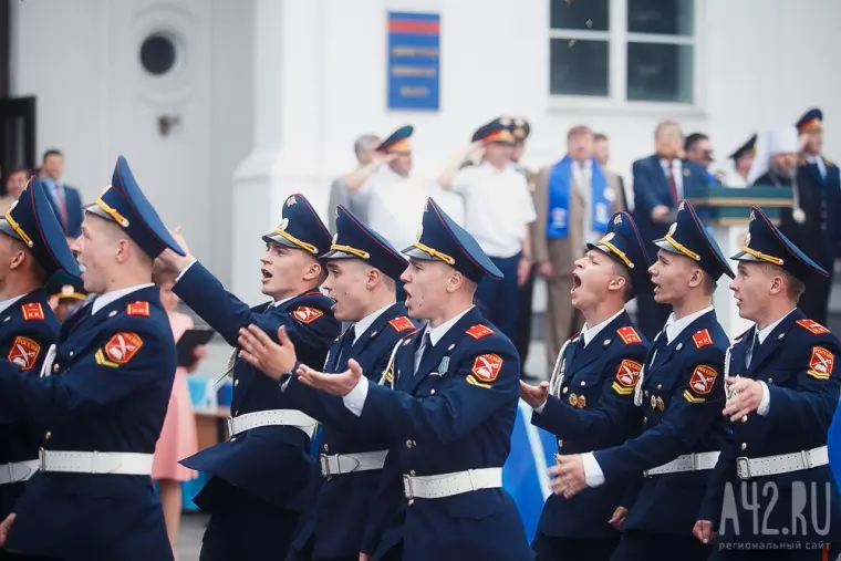 Фото: В Кемерове состоялся выпуск воспитанников губернаторских учебных заведений 23