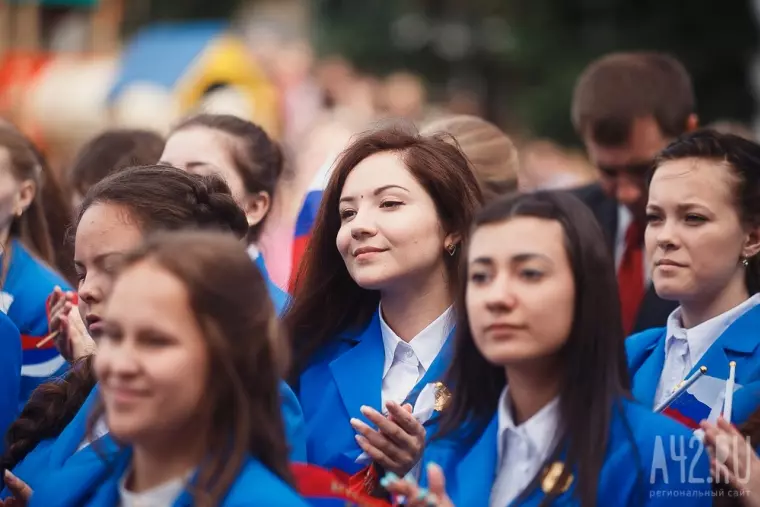 Фото: В Кемерове состоялся выпуск воспитанников губернаторских учебных заведений 27
