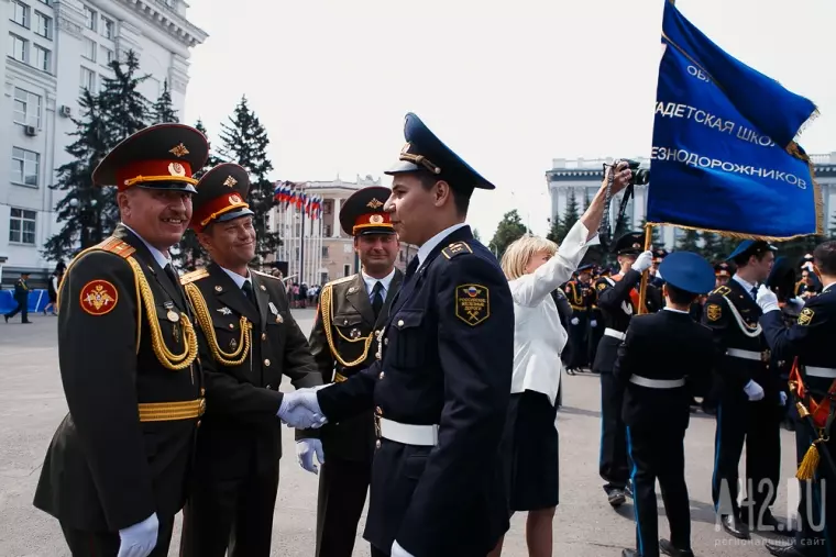 Фото: В Кемерове состоялся выпуск воспитанников губернаторских учебных заведений 33