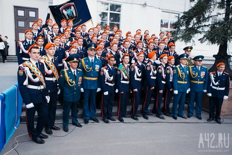 Фото: В Кемерове состоялся выпуск воспитанников губернаторских учебных заведений 38