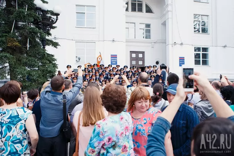 Фото: В Кемерове состоялся выпуск воспитанников губернаторских учебных заведений 40