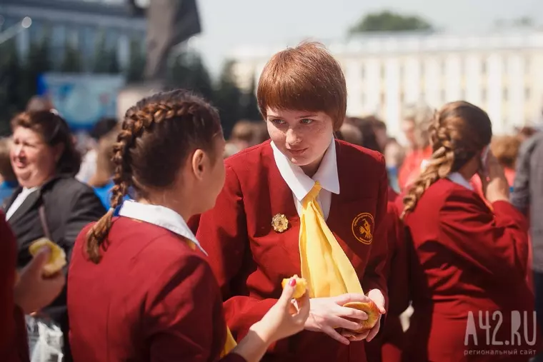 Фото: В Кемерове состоялся выпуск воспитанников губернаторских учебных заведений 45