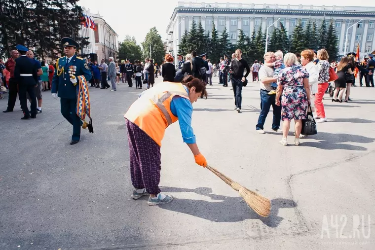 Фото: В Кемерове состоялся выпуск воспитанников губернаторских учебных заведений 46