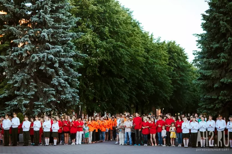 Фото: Кемеровчане поучаствовали в акции «Свеча памяти» 20