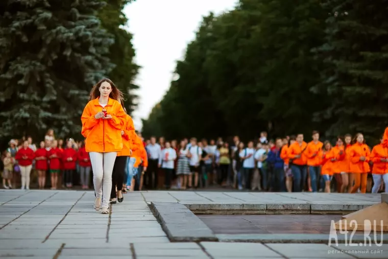 Фото: Кемеровчане поучаствовали в акции «Свеча памяти» 26