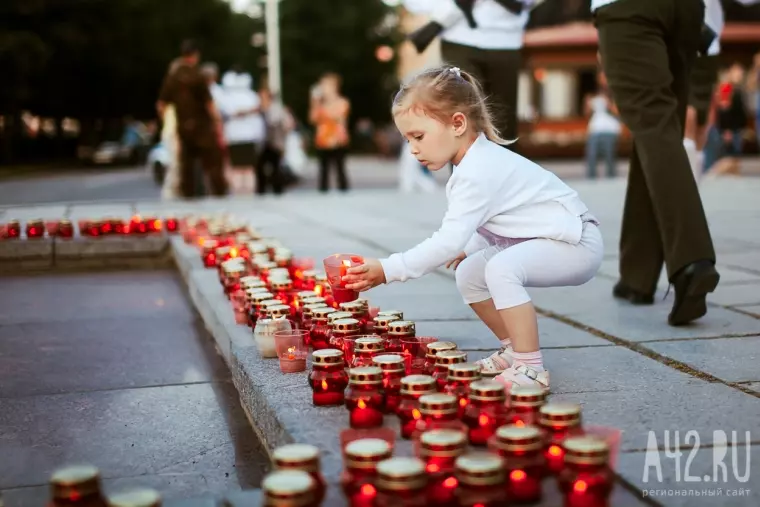 Фото: Кемеровчане поучаствовали в акции «Свеча памяти» 31