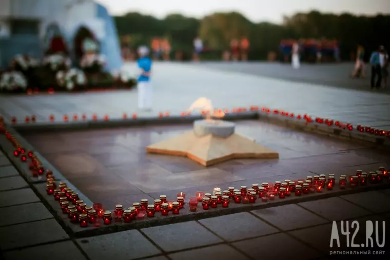 Фото: Кемеровчане поучаствовали в акции «Свеча памяти» 32