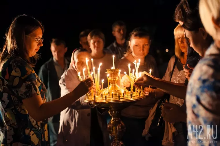 Фото: В Кемерове прошла акция «Свеча памяти» 14