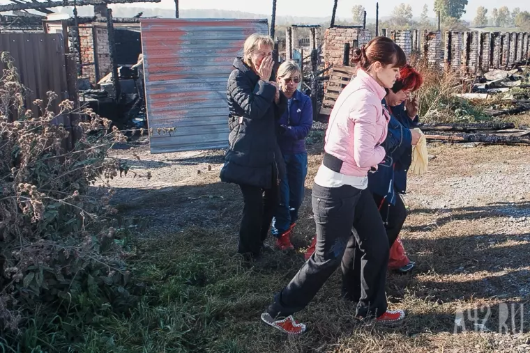 Фото: Пожар в кемеровском приюте для бездомных животных «Верный» 18