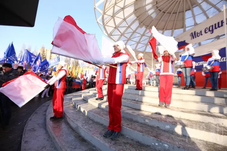 Фото: Мы вместе: праздничный митинг-концерт в кемеровском парке Победы 23
