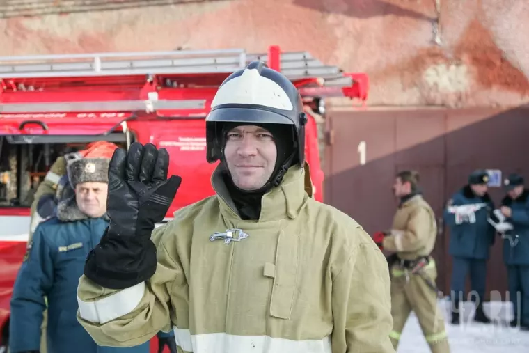 Фото: Горячая ситуация: как боролись с огнём на ГТРК «Кузбасс» 10