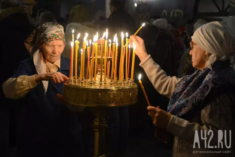 Фото: Свет Рождества: праздничная служба в Знаменском соборе Кемерова 6