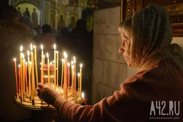 Фото: Свет Рождества: праздничная служба в Знаменском соборе Кемерова 7