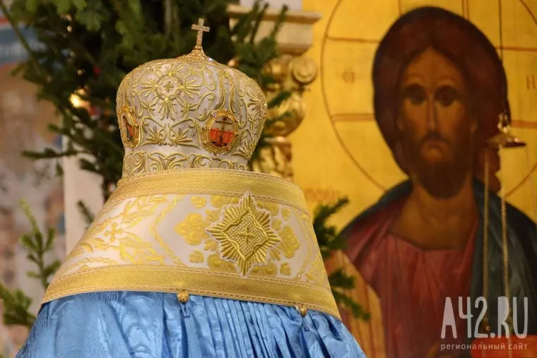 Фото: Свет Рождества: праздничная служба в Знаменском соборе Кемерова 19