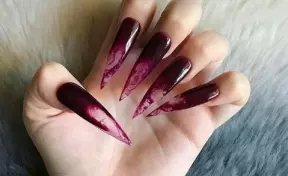 В моду вошли «вампирские» ногти 7