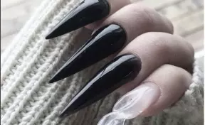 В моду вошли «вампирские» ногти 11