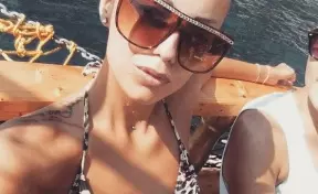 Лысые девушки запустили в Сети вдохновляющий флешмоб 13