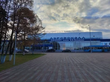 Фото: Замгубернатора и министр транспорта Кузбасса проверили ход строительства нового терминала аэропорта Новокузнецка 1