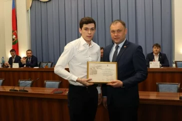Фото: Илья Середюк наградил кемеровчан за большой вклад в развитие города 4
